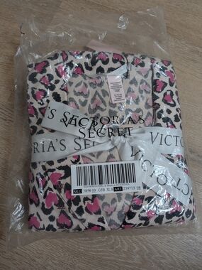 NWT Victoria's Secret Pink and Black Heart Leopard Print Pajamas Pj Set XL